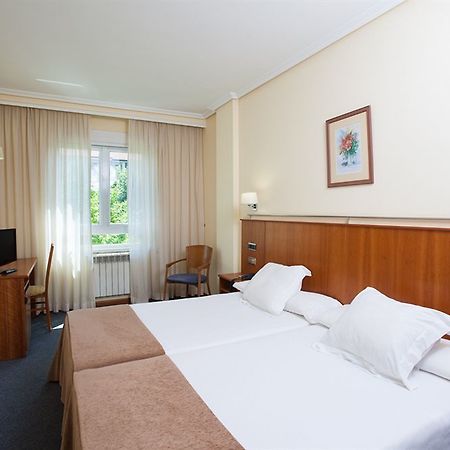 Hotel Ciudad De Compostela Santiago de Compostela Eksteriør billede