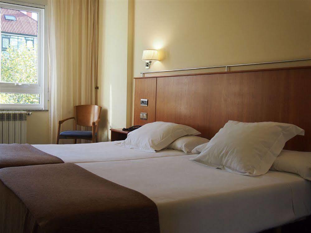Hotel Ciudad De Compostela Santiago de Compostela Eksteriør billede