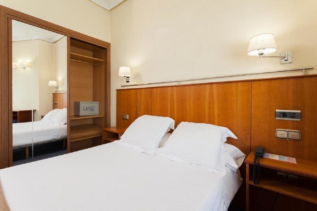 Hotel Ciudad De Compostela Santiago de Compostela Eksteriør billede